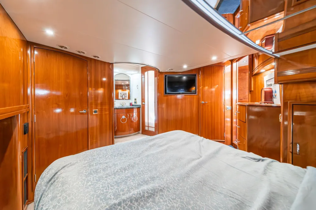 2003 Carver 570 Voyager Pilothouse | 59’ Motor Yacht