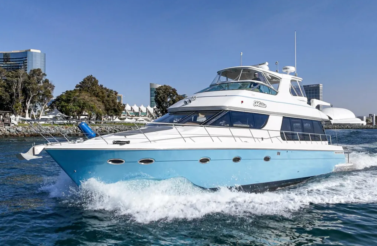 2003 Carver 570 Voyager Pilothouse | 59’ Motor Yacht