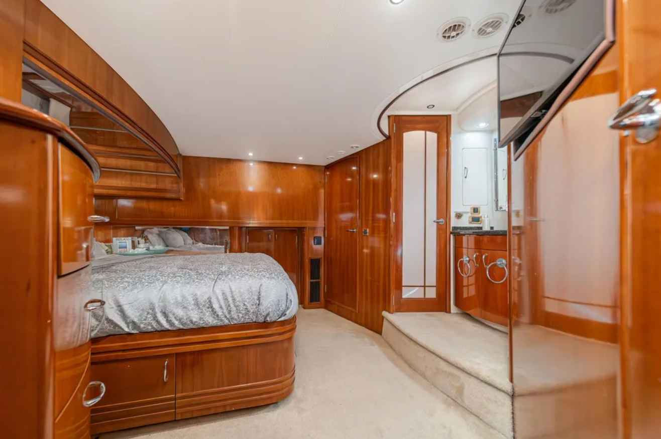 2003 Carver 570 Voyager Pilothouse | 59’ Motor Yacht