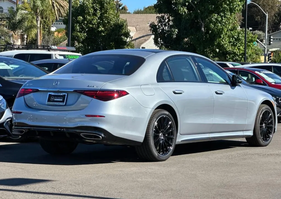 Mercedes-Benz S-Class 2025